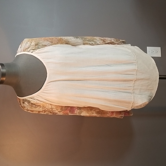 100% Silk size large flowing top, blouse, muted floral sheer sequins - Picture 9 of 12